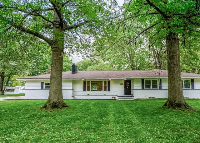 Property at 392 Vinewood Ave, Tallmadge, OH 44278, 4 beds, 2 baths