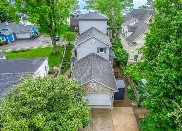 Property at 33296 Bonnieview Dr, Avon Lake, OH 44012, 3 beds, 3.5 baths