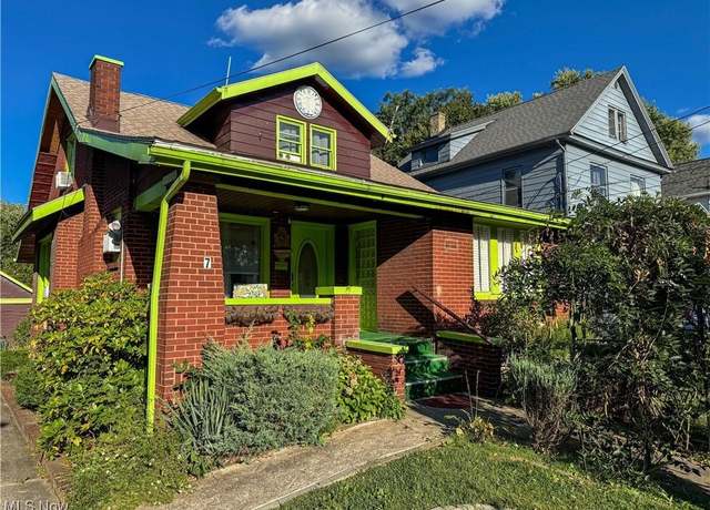 Property at 3337 Powers Way, Youngstown, OH 44502, 5 beds, 2 baths