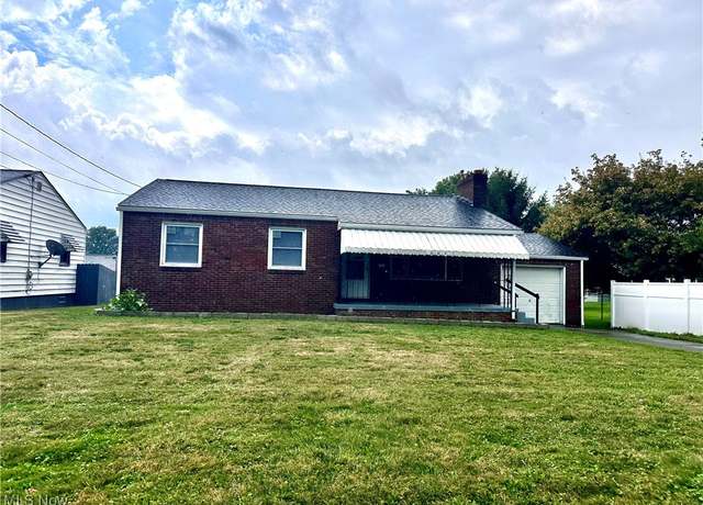 Property at 301 Park Dr, Campbell, OH 44405, 3 beds, 2 baths