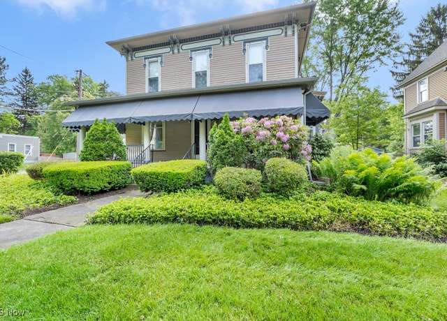 Property at 160 Beech St, Berea, OH 44017, 4 beds, 3.5 baths