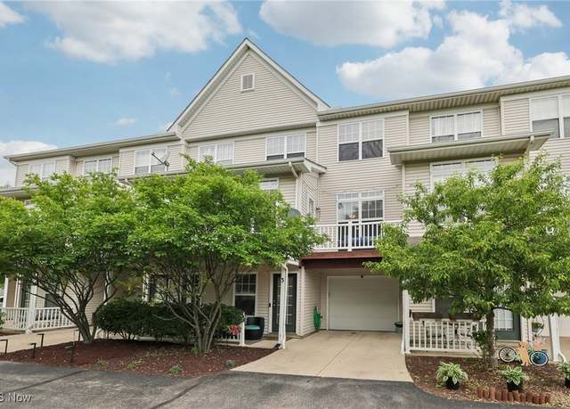 Property at 1218 E Chapman Ln #3, Medina, OH 44256, 2 beds, 2.5 baths