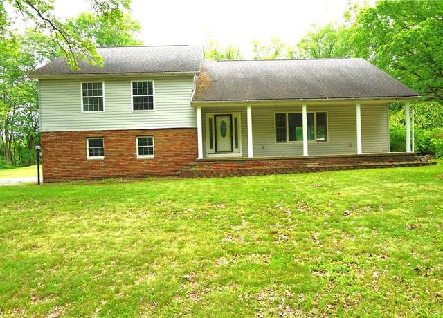 Property at 1519 Mctaggart Rd, Stow, OH 44224, 3 beds, 3.5 baths