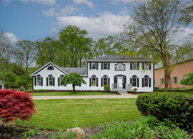 Property at 437 Victoria Park Dr, Tallmadge, OH 44278, 5 beds, 4.5 baths