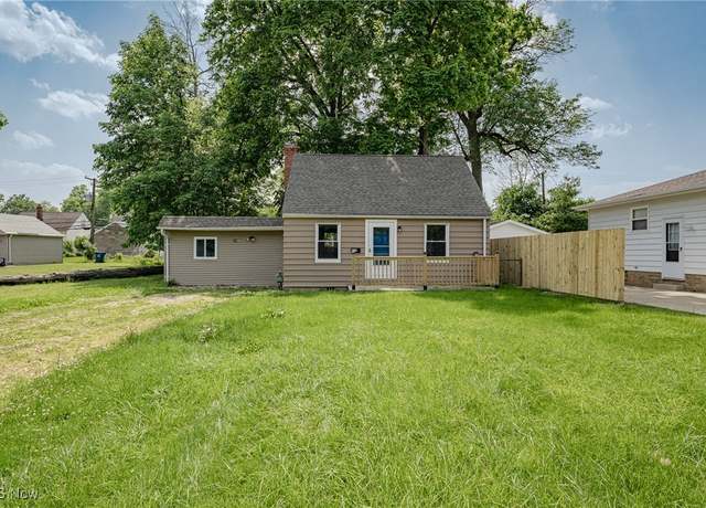 Property at 1138 E 331st St, Eastlake, OH 44095, 3 beds, 3.5 baths
