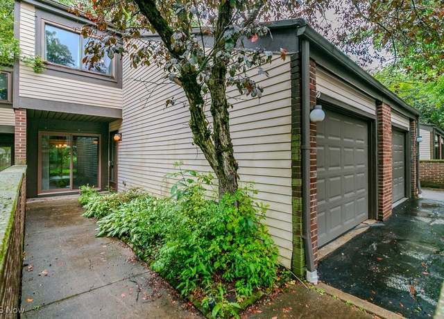 Property at 509 Forsythia Ln, Richmond Heights, OH 44143, 3 beds, 1.5 baths