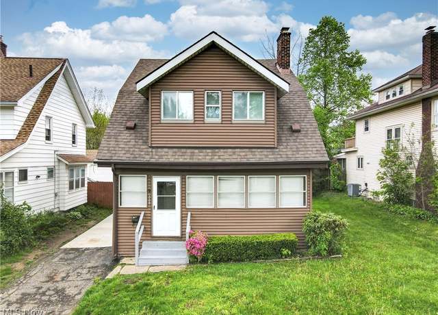 Property at 319 S Firestone Blvd, Akron, OH 44301, 3 beds, 1.5 baths