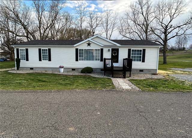 Property at 50 Federal St, Little Hocking, OH 45742, 3 beds, 2 baths