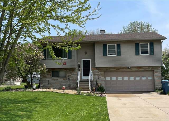 Property at 2657 Lydia Dr SW, Warren, OH 44481, 4 beds, 2.5 baths