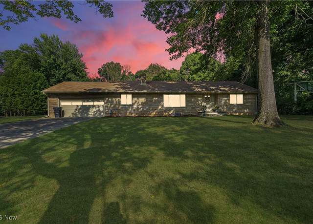 Property at 3220 Hilltop Rd, Zanesville, OH 43701, 3 beds, 2.5 baths