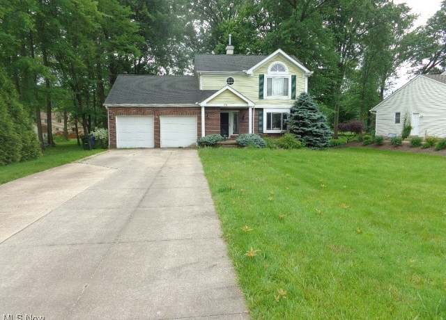 Property at 1418 Newport Dr, Macedonia, OH 44056, 3 beds, 3.5 baths