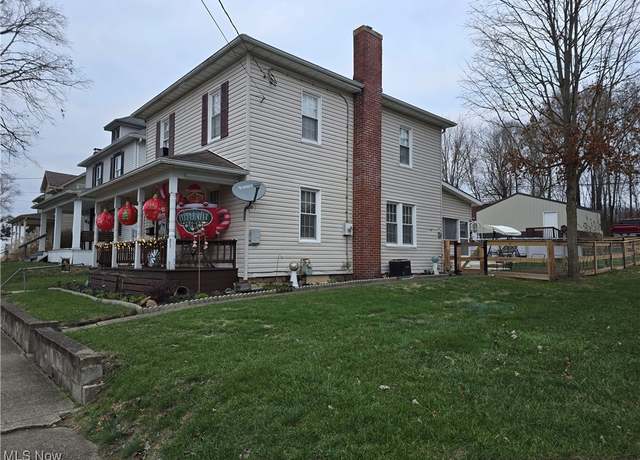 Property at 40 S Pembroke Ave, Zanesville, OH 43701, 3 beds, 1.5 baths