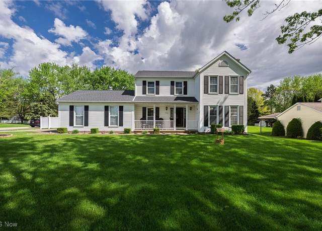 Property at 3783 Wickham St NW, Uniontown, OH 44685, 3 beds, 2.5 baths