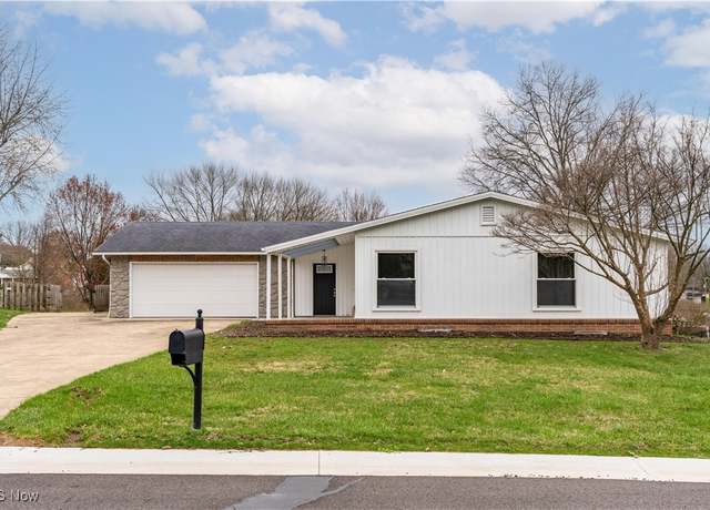 Property at 2210 Tamarack Cir NE, Canton, OH 44721, 3 beds, 2 baths