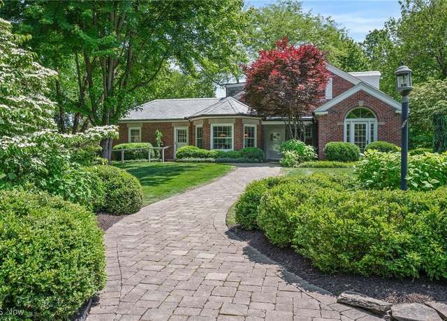 Property at 30 Wellgate Dr, Hudson, OH 44236, 4 beds, 3.5 baths
