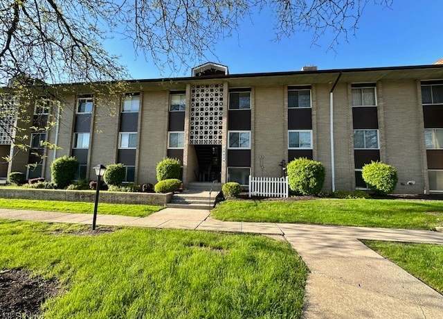Property at 10429 N Church Dr #117, Parma Heights, OH 44130, 2 beds, 1 bath