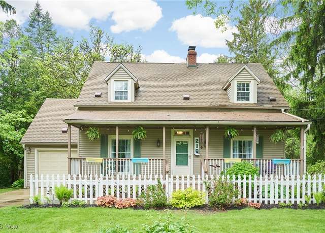 Property at 210 Hilen Rd, Fairlawn, OH 44333, 3 beds, 1.5 baths