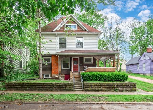 Property at 44 W Vine St, Oberlin, OH 44074, 7 beds, 3 baths