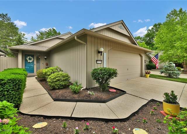 Property at 12719 Ionia Ct, Strongsville, OH 44149, 3 beds, 2.5 baths