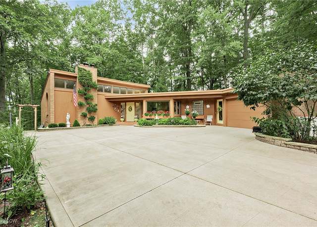 Property at 393 N Main St, Chagrin Falls, OH 44022, 3 beds, 2 baths