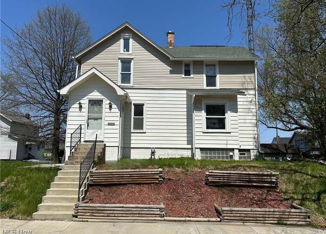 Property at 1112 South St, Alliance, OH 44601, 3 beds, 1 bath