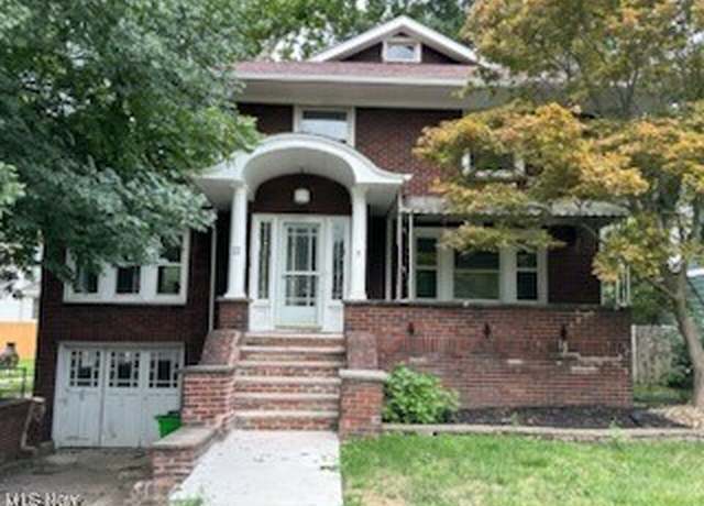 Property at 11 Adams St, Berea, OH 44017, 3 beds, 1.5 baths