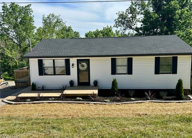 Property at 2732 Vickers Rd, Marietta, OH 45750, 5 beds, 2 baths