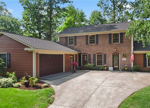 Property at 177 N Park Dr, Aurora, OH 44202, 4 beds, 2.5 baths