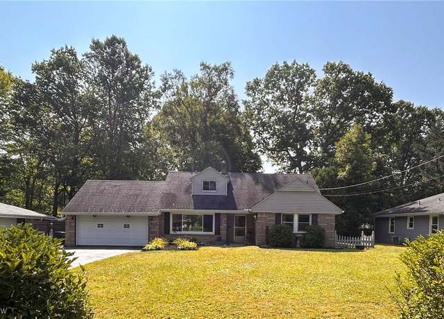 Property at 4021 Riverside Dr, Boardman, OH 44511, 4 beds, 3 baths