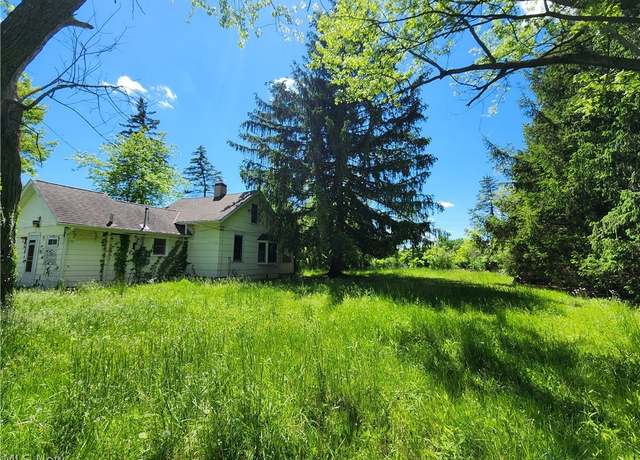Property at 12199 Webster Rd, Strongsville, OH 44136, 2 beds, 1 bath