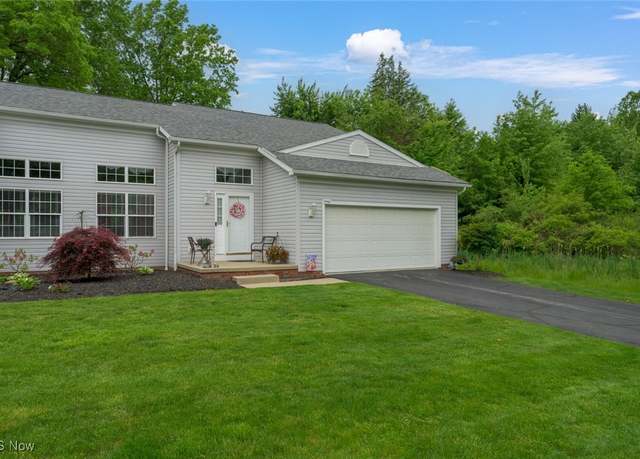 Property at 1441 Shaw Ave Unit A, Niles, OH 44446, 2 beds, 2.5 baths