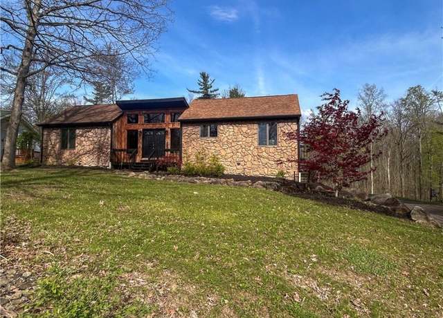 Property at 3013 Whispering Pines Dr, Canfield, OH 44406, 4 beds, 2 baths