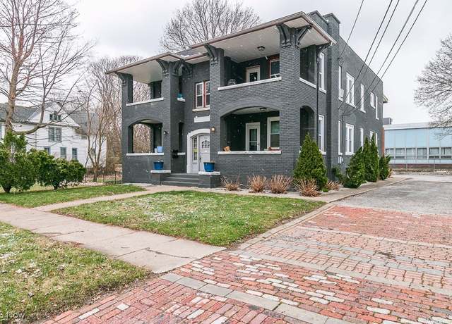 Property at 513 W 44th St, Ashtabula, OH 44004, 8 beds, 4 baths