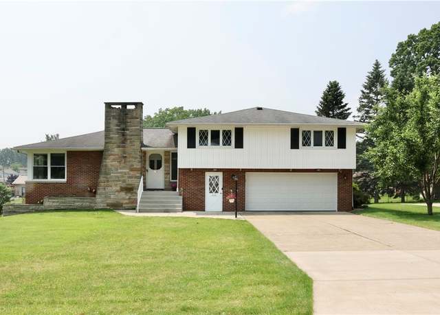 Property at 3112 21st St NW, Canton, OH 44708, 3 beds, 2.5 baths