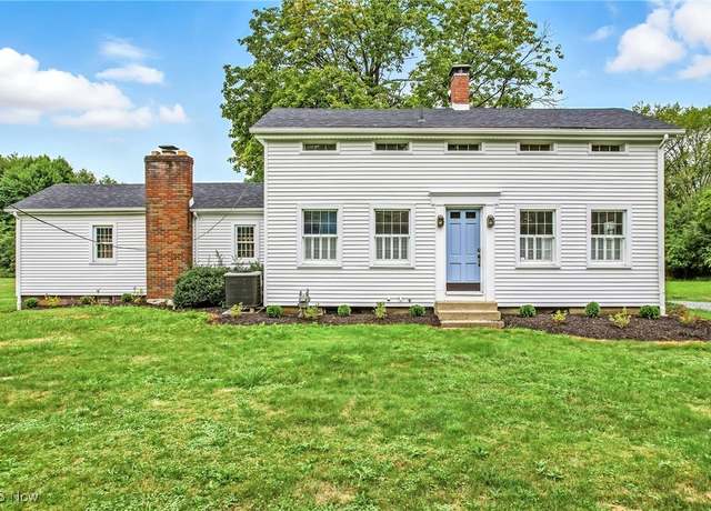 Property at 7515 N Palmyra Rd, Canfield, OH 44406, 3 beds, 2 baths