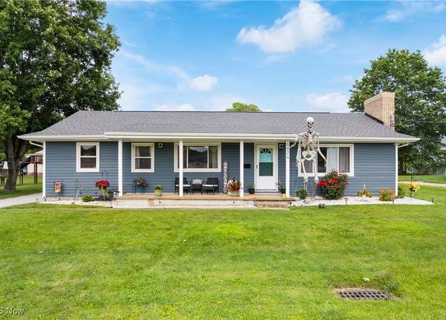 Property at 4824 Wiseland Ave SE, Canton, OH 44707, 4 beds, 1.5 baths