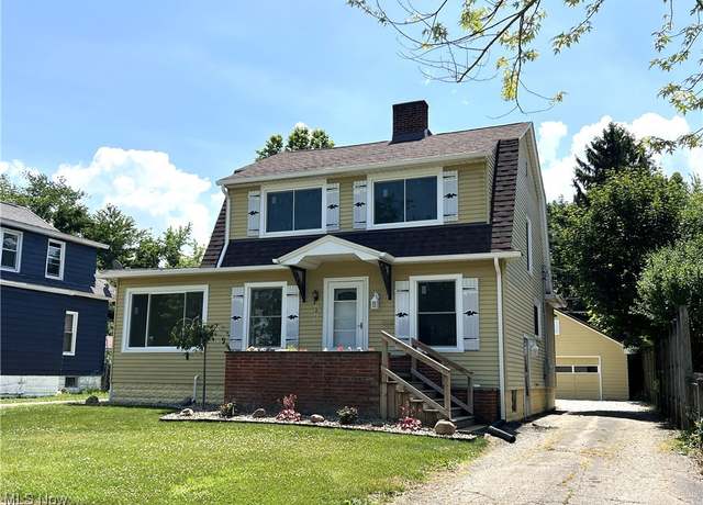 Property at 1820 E 47th St, Ashtabula, OH 44004, 3 beds, 2 baths