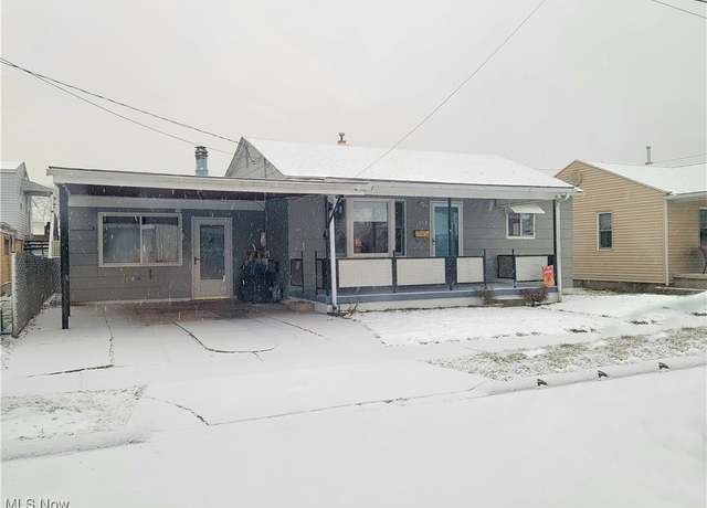 Property at 808 24th St, Vienna, WV 26105, 2 beds, 1.5 baths