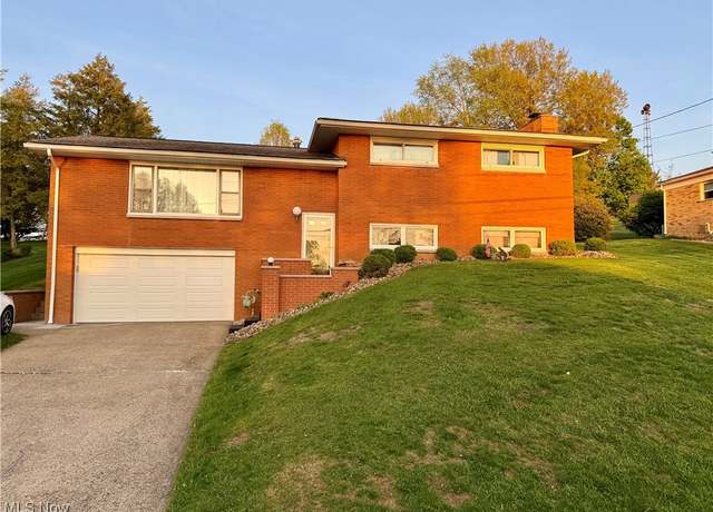 Property at 101 Orchard Dr, St. Clairsville, OH 43950, 3 beds, 2 baths