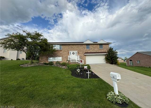 Property at 262 Harmony Dr, Wintersville, OH 43953, 3 beds, 2.5 baths