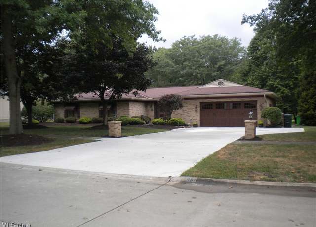 Property at 861 Wisteria Dr, Barberton, OH 44203, 3 beds, 1.5 baths