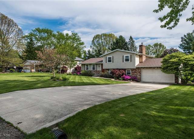 Property at 7906 Cranford St NW, Massillon, OH 44646, 3 beds, 2 baths