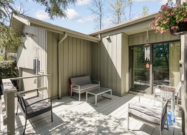 Property at 613-3 Fairington Oval, Aurora, OH 44202, 4 beds, 3 baths