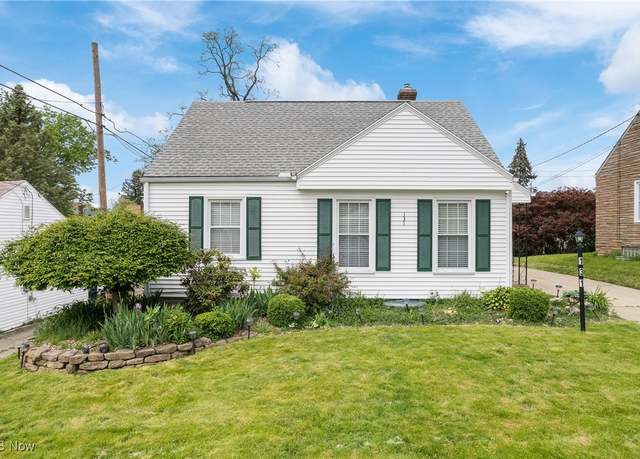 Property at 131 Palmetto Ave, Akron, OH 44301, 3 beds, 2 baths