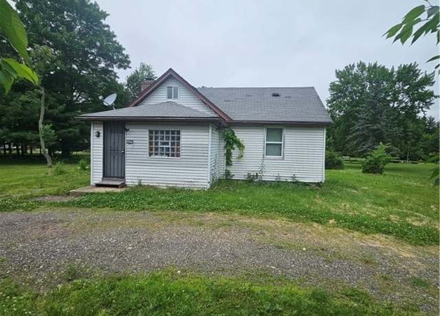 Property at 6270 Fairview Rd, Austintown, OH 44515, 2 beds, 1 bath