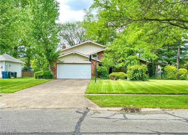 Property at 25946 Tallwood Dr, North Olmsted, OH 44070, 4 beds, 2.5 baths