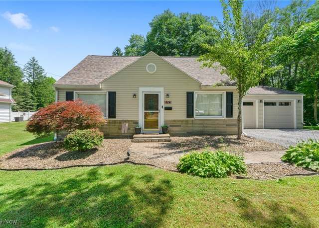 Property at 2725 Highland Ave, Youngstown, OH 44514, 4 beds, 1 bath
