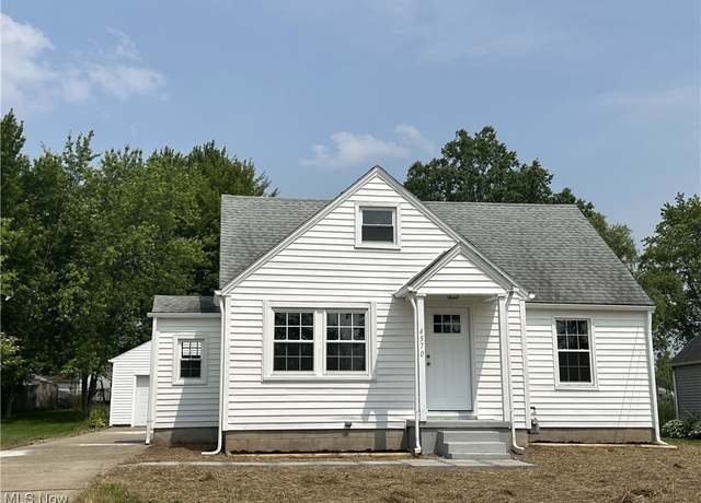Property at 4570 N Leavitt Rd NW, Warren, OH 44485, 3 beds, 2 baths