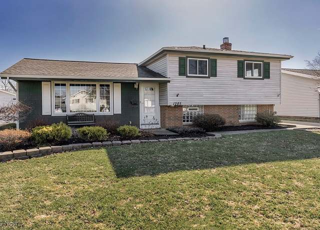 Property at 1285 Giesse Dr, Mayfield Heights, OH 44124, 3 beds, 2 baths