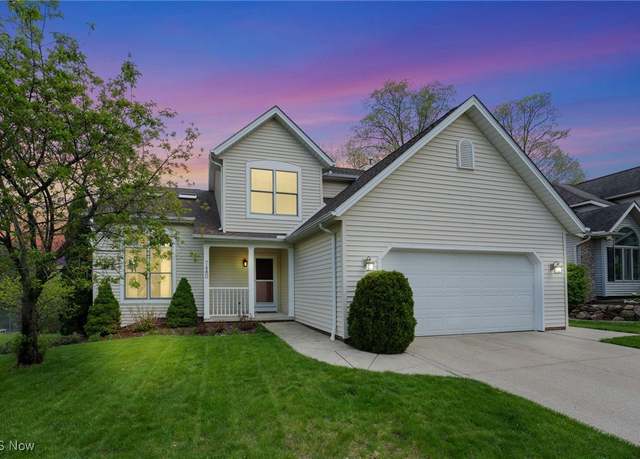 Property at 7480 Ludwin Dr, Seven Hills, OH 44131, 3 beds, 2.5 baths